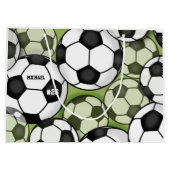 サッカーボール少年の子供スポーツ誕生日名番号 ラージペーパーバッグ (裏面)