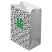 サッカーボール白黒番カスタムスポーツ ミディアムペーパーバッグ (裏面アングル)