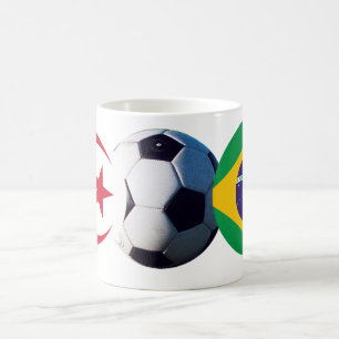 サッカーボール「アルジェリアとブラジル」が国旗を掲げる博物館「ザズ」 コーヒーマグカップ