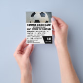 サッカーボール、サッカー広告キャンプズフライヤー チラシ (手)
