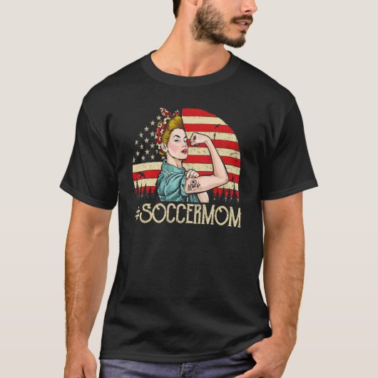 サッカーママサッカーボール女性アメリカ国旗のヴィンタ Tシャツ (正面)
