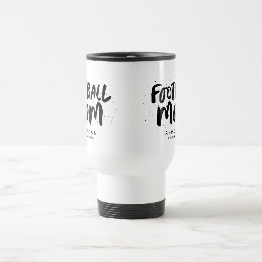 サッカーママトレンディーブラックパーソナライズされた型 トラベルマグ (中央)