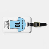 サッカーラゲッジタグ – スカイブルーシャツ付き ラゲッジタグ (正面横)