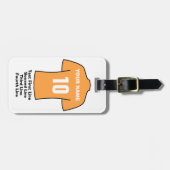 サッカーラゲッジタグ – 古い金ゴールドシャツ付き ラゲッジタグ (正面横)