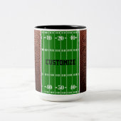 サッカーレースのテクスチャ背景 ツートーンマグカップ (中央)