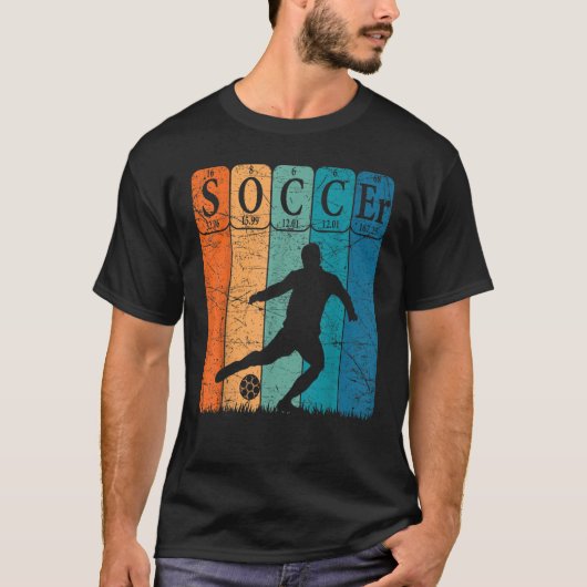 サッカー周期表要素サッカー選手おたく Tシャツ (正面)