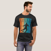 サッカー周期表要素サッカー選手おたく Tシャツ (正面フル)