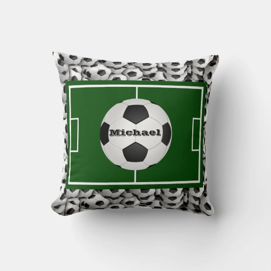 サッカー場とボールパーソナライズされた クッション (正面)
