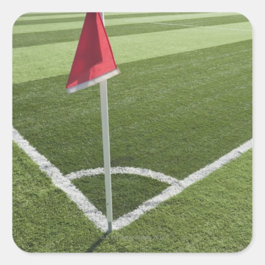 サッカー場の赤いコーナーフラグ スクエアシール (正面)