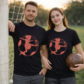 サッカー女子選手がサッカーボールを蹴る Tシャツ