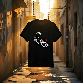 サッカー好きな猫好きのためのTシャツ - 遊び心あふれるデザイン Tシャツ