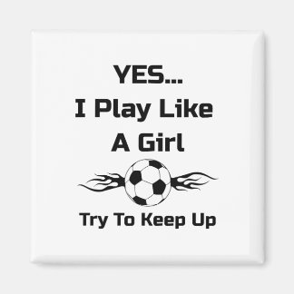サッカー少女のようにプレーしてるよ！炎のサッカーTシャツ マグネット