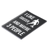 サッカー少年に最適なギフト！彼のためのクールなプレーヤーグッズ キッズ メンズ ノートブック (左側)