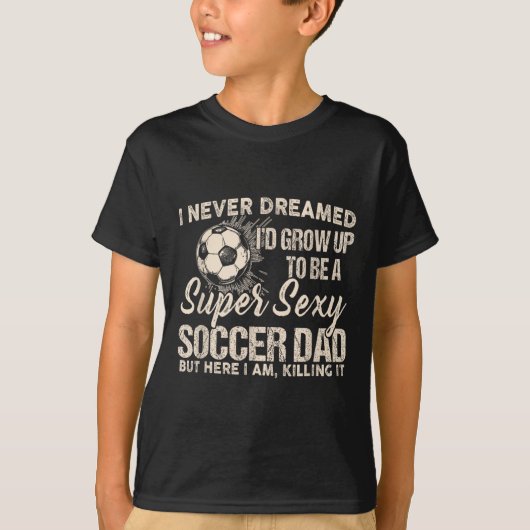 サッカー少年ママに僕がなるなんて Tシャツ (正面)