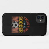 サッカー母ちゃんですから信じてください Case-Mate iPhoneケース (裏面(横))