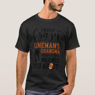 サッカー熱狂するのラインマンの祖母 Tシャツ