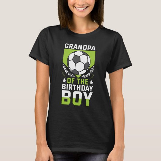 サッカー男子誕生日選手のグランパBday Tea Tシャツ (正面)