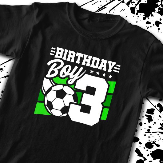 サッカー誕生日- 3歳の少年 – 3歳の誕生日 Tシャツ