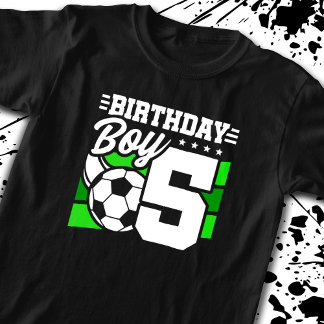 サッカー誕生日- 5歳の少年 – 5誕生日 Tシャツ