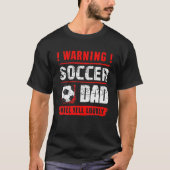 サッカー警告のパパが大声で父親を叫びおもしろいる Tシャツ (正面)