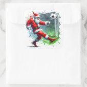 サッカー蹴のサンタがゴールに スクエアシール (バッグ)