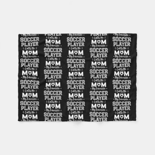 サッカー選お気に入りの手が私をママサッカーと呼ぶ フリースブランケット (正面(横))