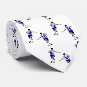 サッカー選手がボールブルーユニフォームを蹴る ネクタイ