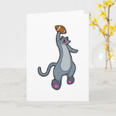 サッカー選手としてフットボールで遊ぶ猫 カード (黄色い花)