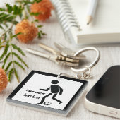 サッカー選手とボールカスタムギフト キーホルダー (正面右)