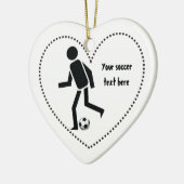 サッカー選手とボールカスタムギフト セラミックオーナメント (左)