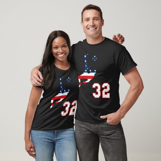 サッカー選手Number 32とアメリカ合衆国国旗Bic Tシャツ (ユニセックス)
