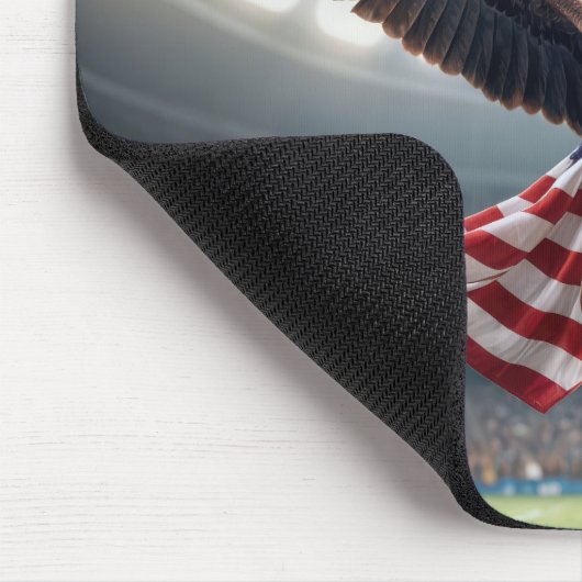 サッカー飛んでいると旗を持つハゲのワシ マウスパッド (コーナー)