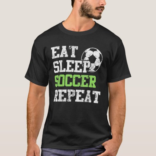 サッカー食べリピーターのスリープサッカー選手 Tシャツ (正面)