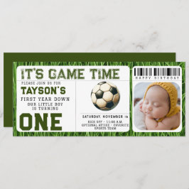 サッカー1年目を終える1歳の誕生日チケット写真 招待状