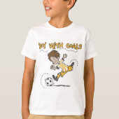 サッカー-ゴールのTシャツおよびギフトを持つ男の子 Tシャツ (正面)