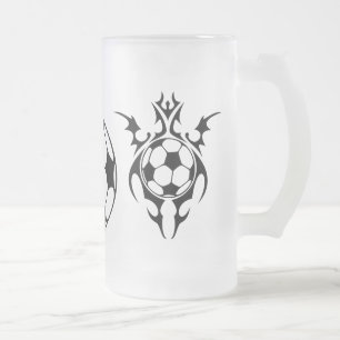 サッカー。トライバル。 フロストグラスビールジョッキ