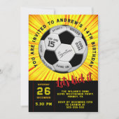サッカー ボール 誕生日 に カスタム テキスト で お祝い 招待状 (正面)