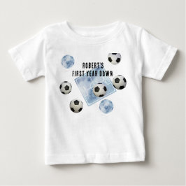 サッカー 初めてのダウン バースデーパーティー ベビーTシャツ