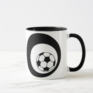 サッカー。黒い円。 マグカップ