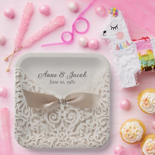 サテンバウ記念日のレース ペーパープレート (パーティー)