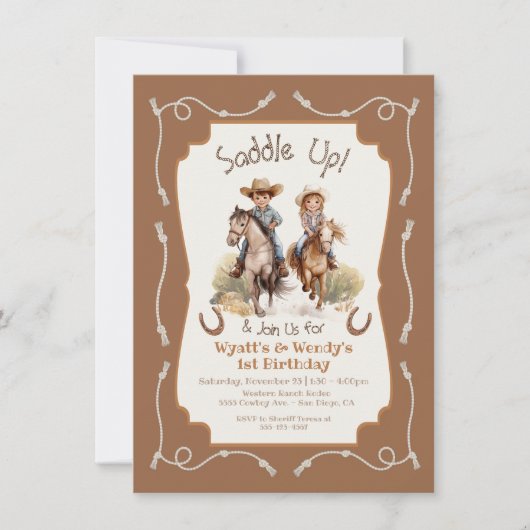 サドルアップ小さなツインカウボーイ女性のカーボーイ誕生日 招待状 (正面)