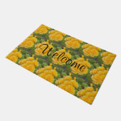 サニーイエロー万華鏡のように千変万化するパターンローズブーケウェルカム ドアマット (アングル)