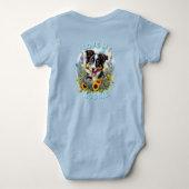 サニーオーストラリア牧草地 – カスタマイズ可能 ベビーボディスーツ (裏面)