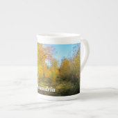 サニーオータムフォレストパーソナライズされた- ボーンチャイナマグカップ (正面右)
