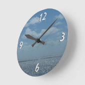 サニーシーカリブのブルー海 ラウンド壁時計 (傾斜)