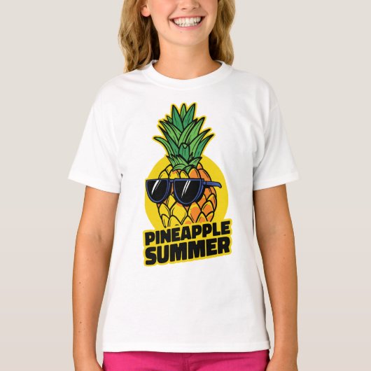 サニー パイナップル: サングラスで夏の気分 Tシャツ (正面)