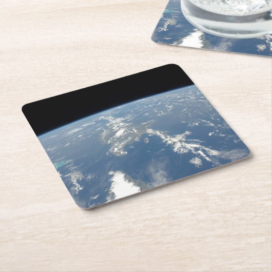 サハラ吹の砂塵は西の大西洋に入った。 スクエアペーパーコースター (アングル)