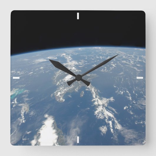 サハラ吹の砂塵は西の大西洋に入った。 スクエア壁時計 (正面)