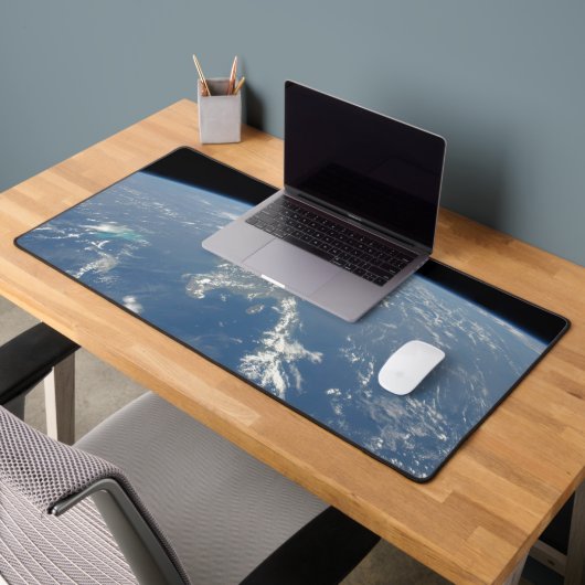 サハラ吹の砂塵は西の大西洋に入った。 デスクマット (オフィス2)