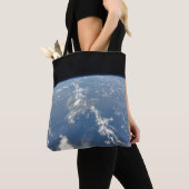 サハラ吹の砂塵は西の大西洋に入った。 トートバッグ (クローズアップ)